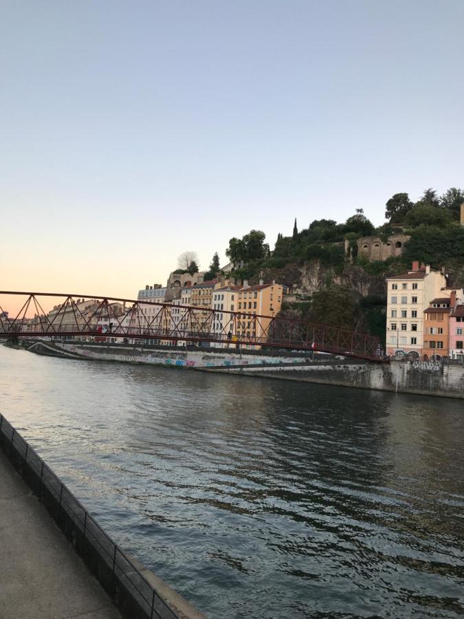Vue Sur L'Eau Apartment Lyon Bagian luar foto
